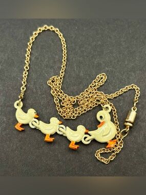 Vintage Park Lane Enamel Duck Family Necklace Mama Duckling Gold Tone Choker 16”